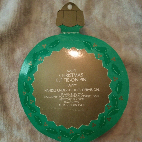 Vintage Avon 1987 Christmas Elf tie on Pin - Picture 2 of 3